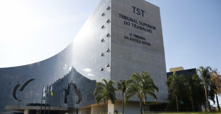 Empresas precisam entregar listagem de empregados para sindicatos, decide TST