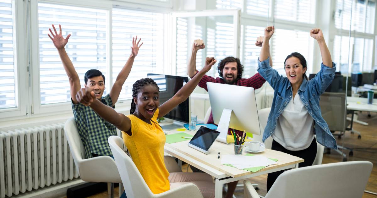 Semana de 4 dias de trabalho é testada com sucesso no Reino Unido; saiba