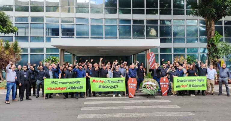 Analista de TI federais fazem protesto em Brasília por reajuste salarial
