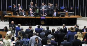 Câmara dá mais um passo para isentar IR até R$ 5 mil