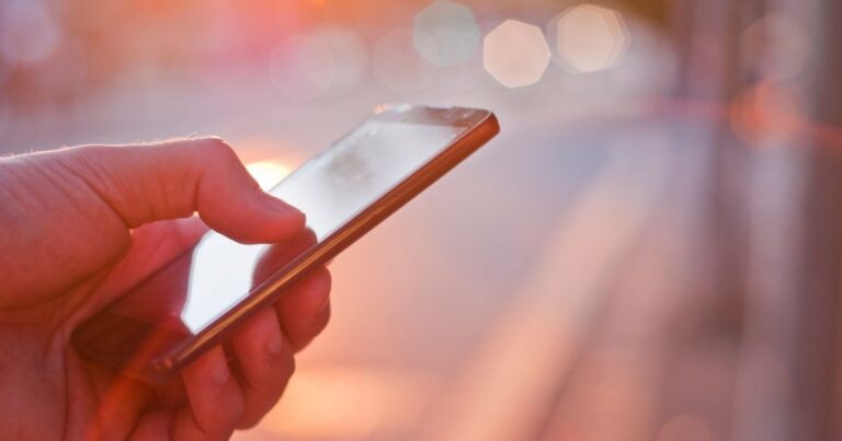 Conexão gratuita no celular reacende disputa entre EUA e China