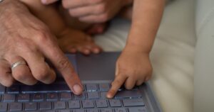 Projeto de lei propõe regras para proteger crianças e adolescentes nas redes sociais