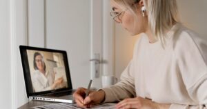 ensino-superior-online-supera-numero-alunos-cursos-presenciais