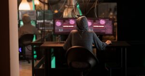 hackers-exploram-servidores-windows-manipular-buscas-google