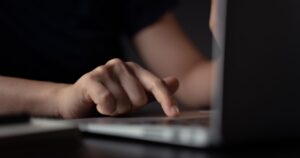 Golpe da venda falsa dispara e é o mais comum no país em 2025