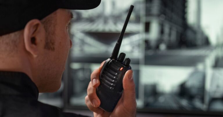 Operação mira hackers que modificavam mandados de prisão para membros do Comando Vermelho