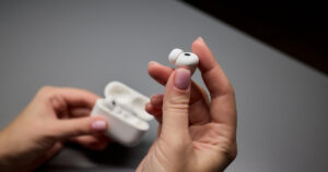 uso-fones-bluetooth-nodulos-tireoide-entenda