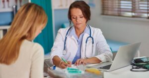 senado-projeto-empresas-direito-folga-para-exames