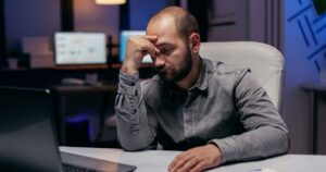 Nova NR-01 já está valendo e amplia proteção à saúde mental no trabalho