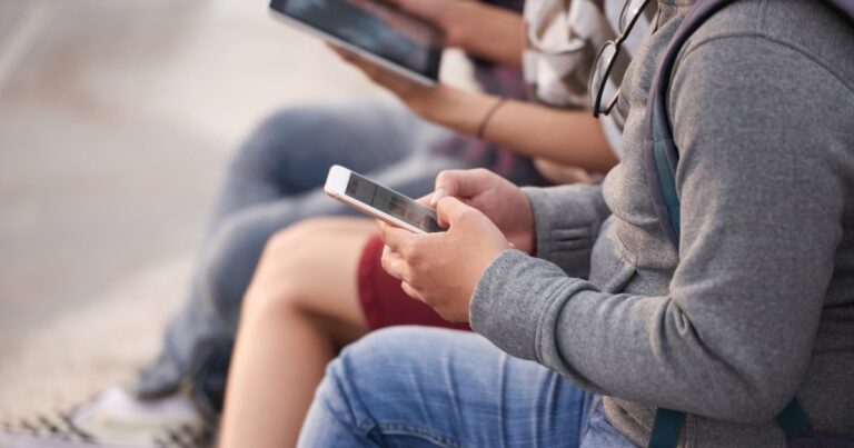 governo-britanico-uso-de-redes-sociais-adolescentes