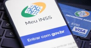 INSS começa a liberar pensão para filhos de vítimas de feminicídio; entenda regras