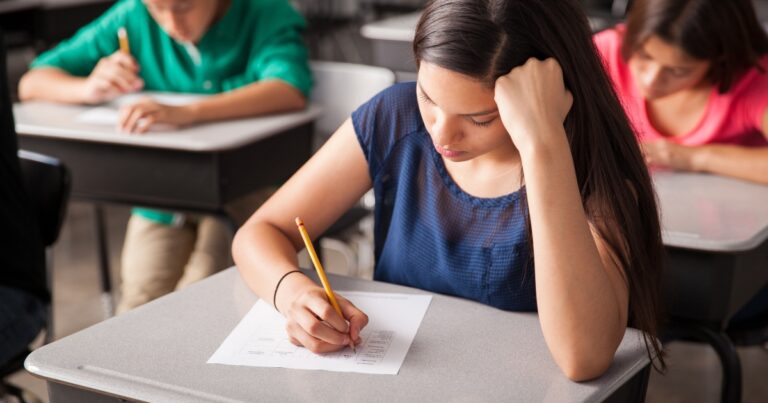 IA Luzia oferece reforço para ajudar estudantes a se preparar para o ENEM 2026